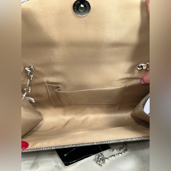 D'Margeaux New York embellished clutch handbag with a removable chain strap - Picture 7 of 7